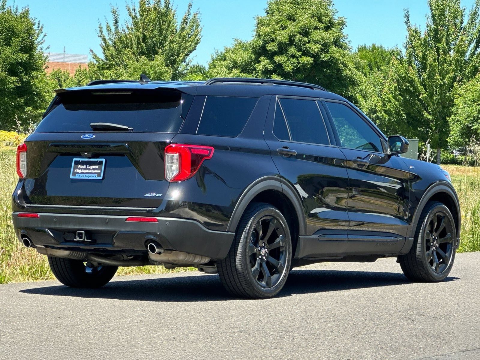 Used 2023 Ford Explorer ST-Line w/ Class IV Trailer Tow Package AWD/4WD image 3