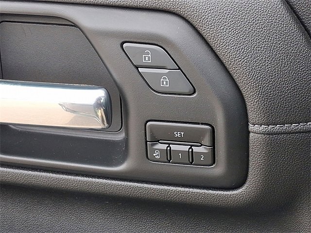 Used 2021 Chevrolet Silverado 2500 LTZ w/ LTZ Texas Edition image 22