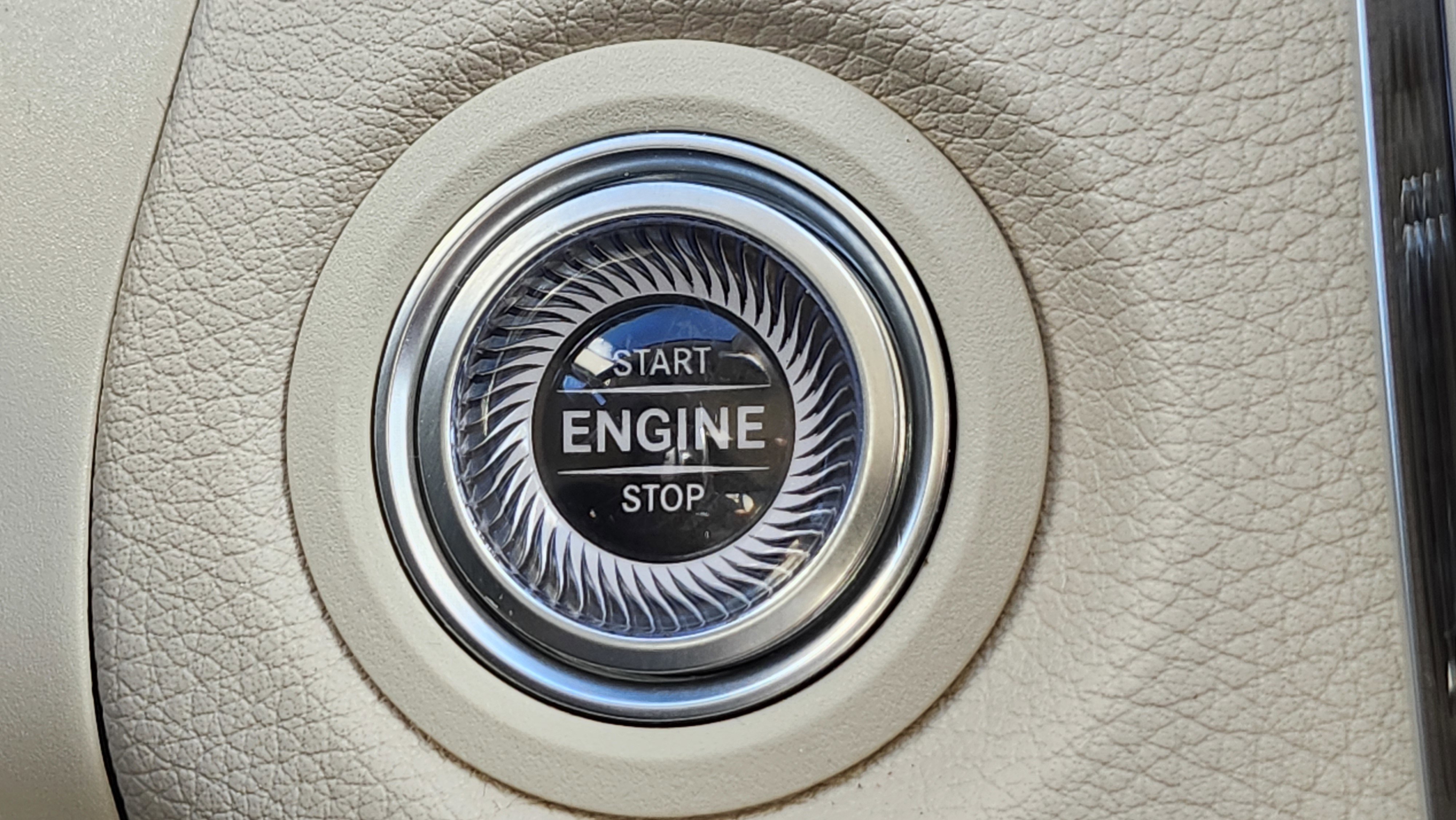 Used 2019 Mercedes-Benz C 300 4MATIC Sedan image 28