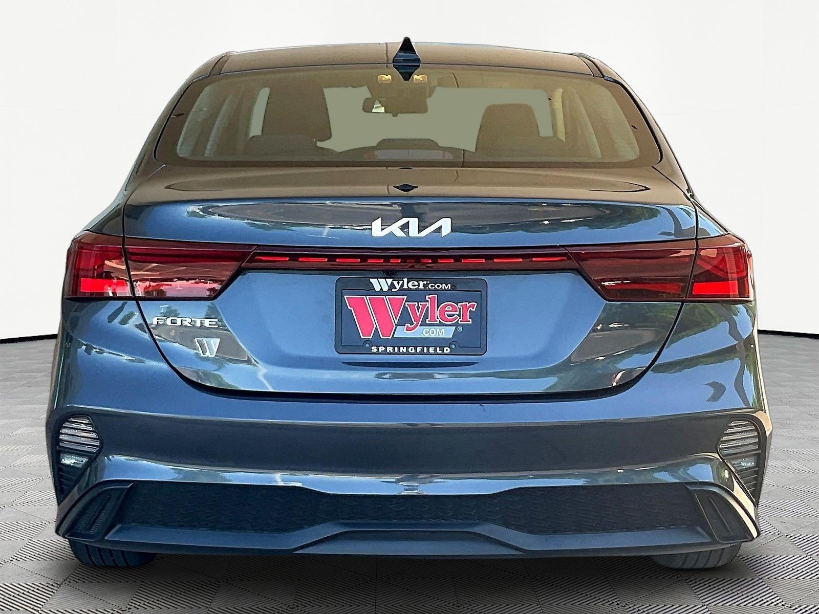 Used 2023 Kia Forte LXS FWD image 5
