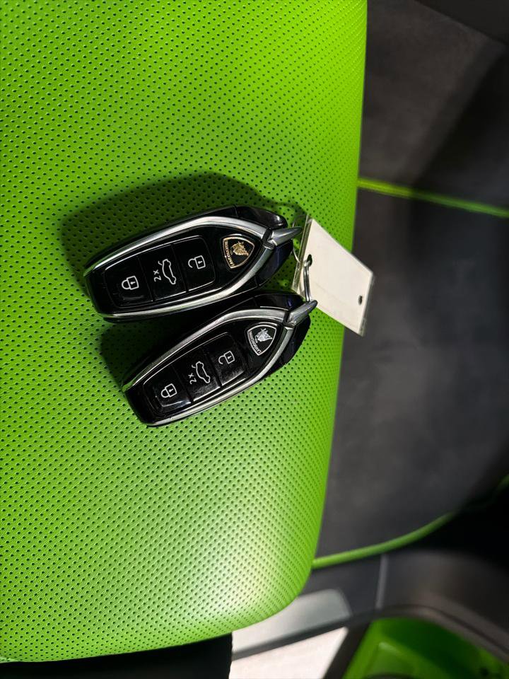 Used 2022 Lamborghini Urus AWD/4WD image 22