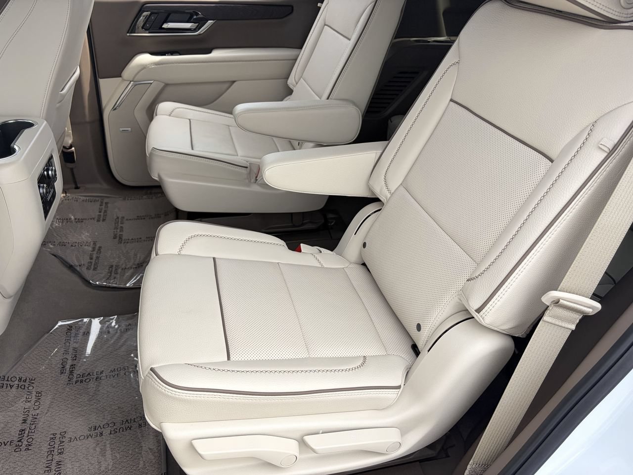 Used 2026 GMC Yukon Denali w/ Denali Reserve Package AWD/4WD image 16