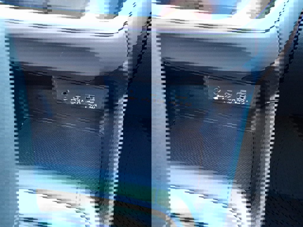 Certified 2025 Subaru Crosstrek 2.0i Premium image 21