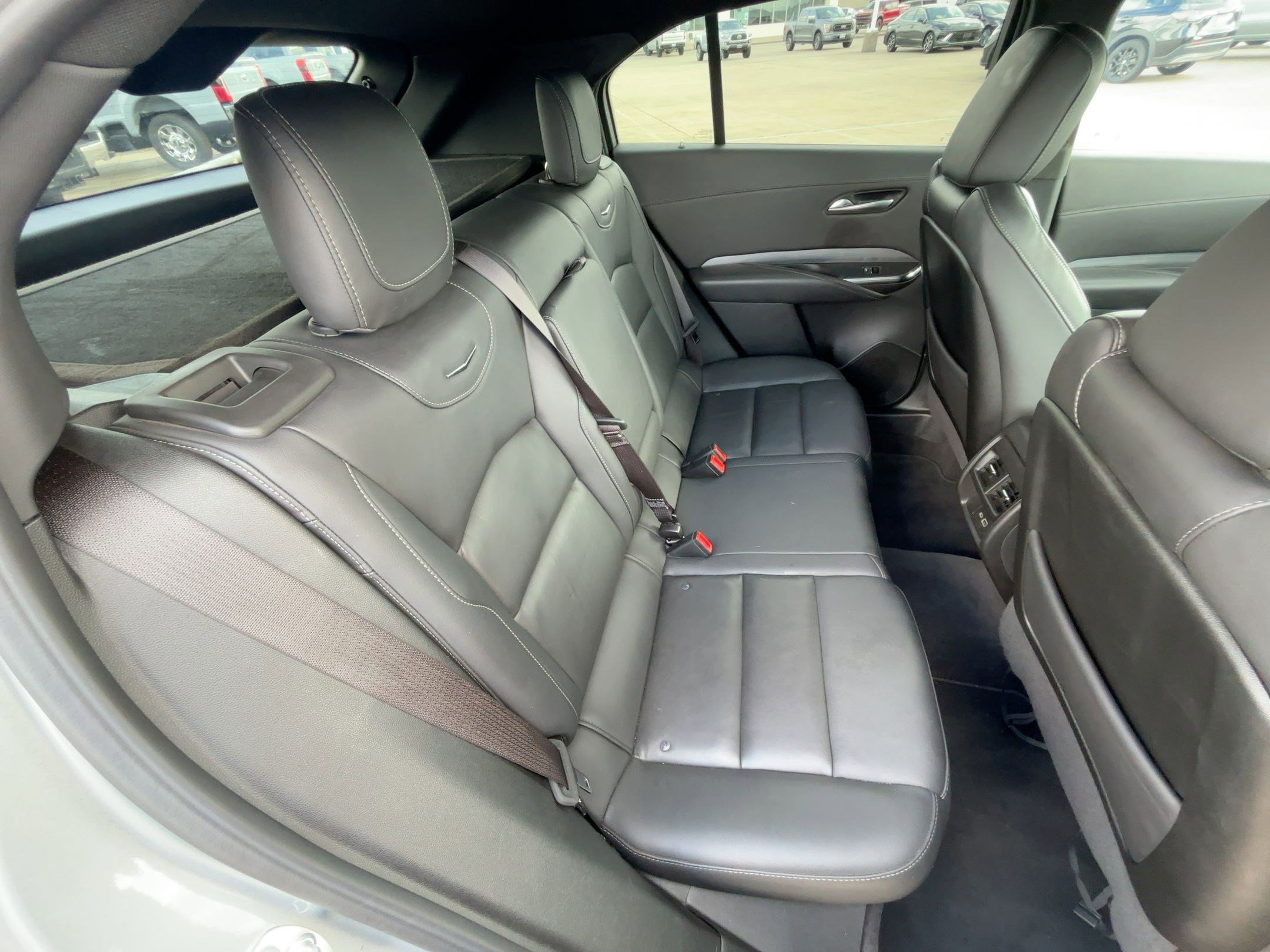 Used 2025 Cadillac XT4 Premium Luxury image 31