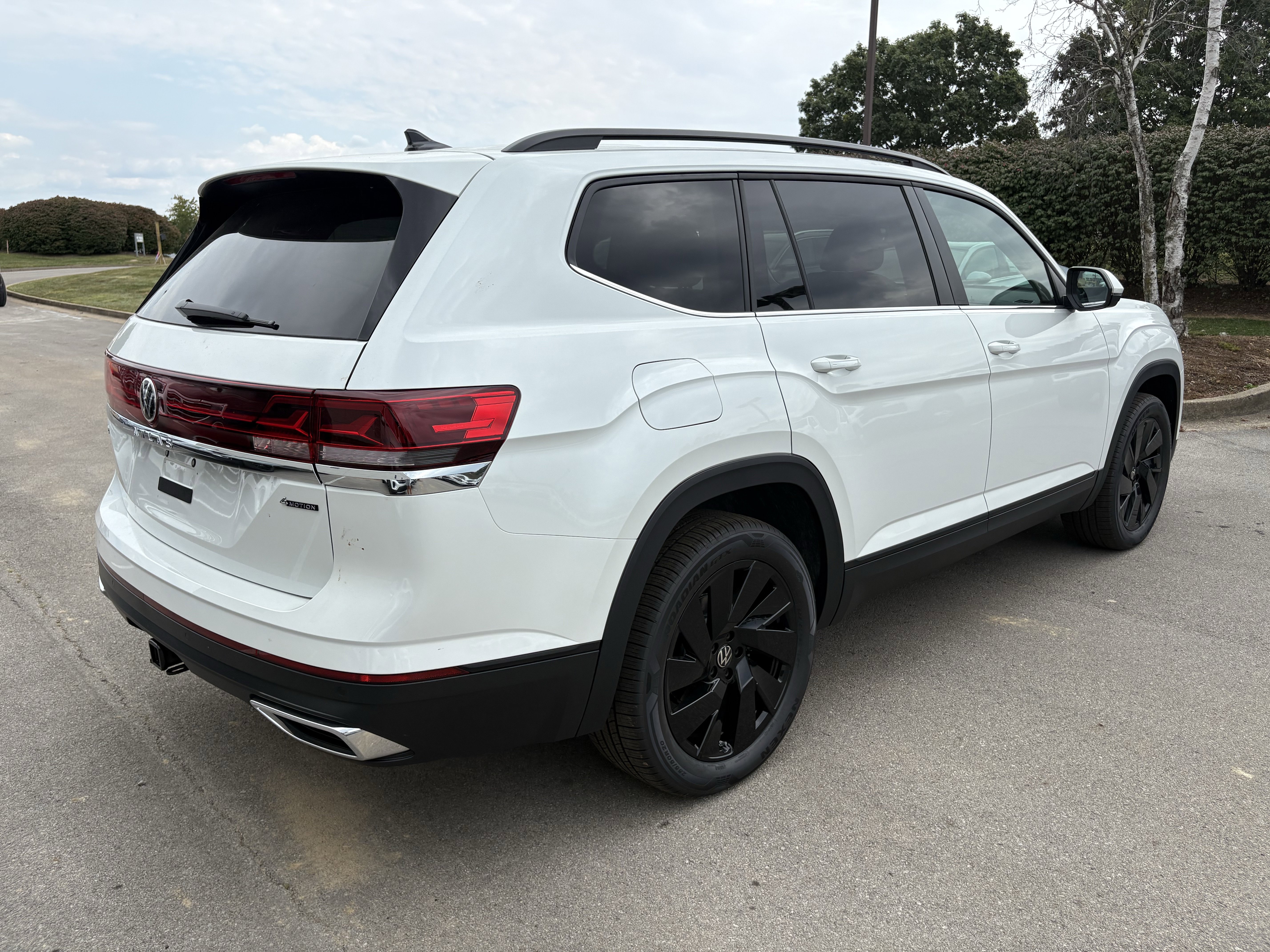 New 2026 Volkswagen Atlas SE image 7