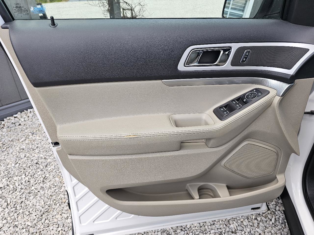 Used 2014 Ford Explorer XLT FWD image 18