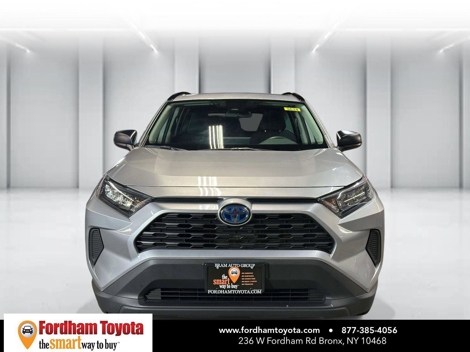 Used 2022 Toyota RAV4 LE AWD/4WD image 9