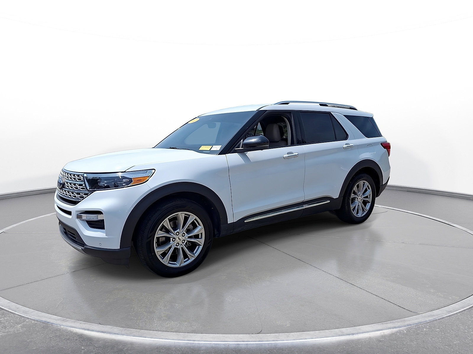 Used 2022 Ford Explorer Limited w/ Equipment Group 301A RWD image 4