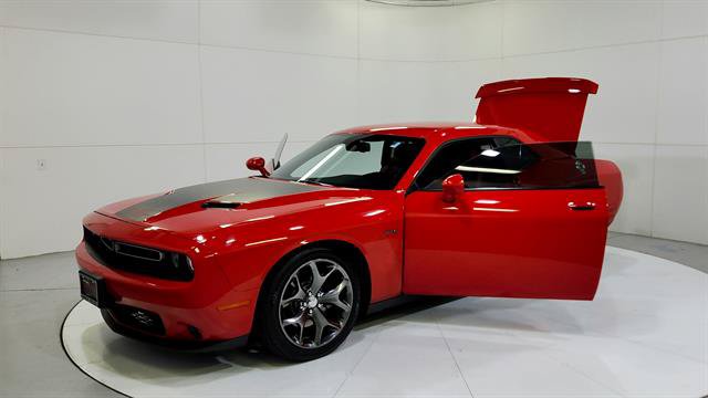 Used 2015 Dodge Challenger R/T Plus RWD image 30