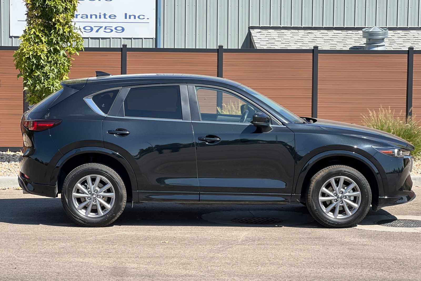Used 2025 MAZDA CX-5 AWD 2.5 S w/ Select Package image 3