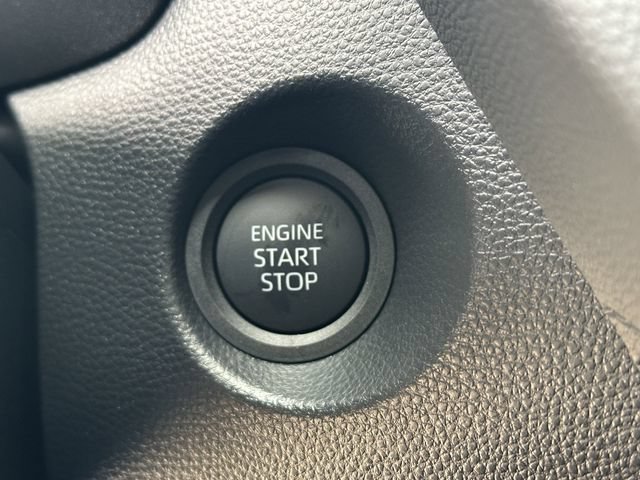 Used 2026 Toyota Corolla Cross XLE FWD image 25