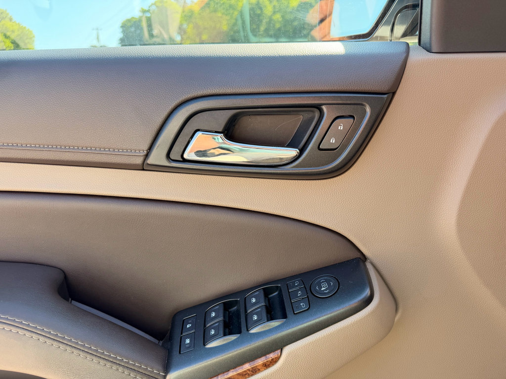Used 2017 Chevrolet Suburban Premier RWD image 6