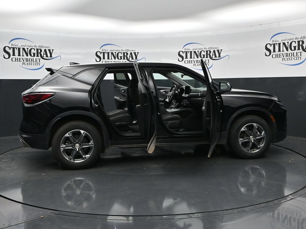 Used 2025 Chevrolet Blazer LT AWD/4WD image 36