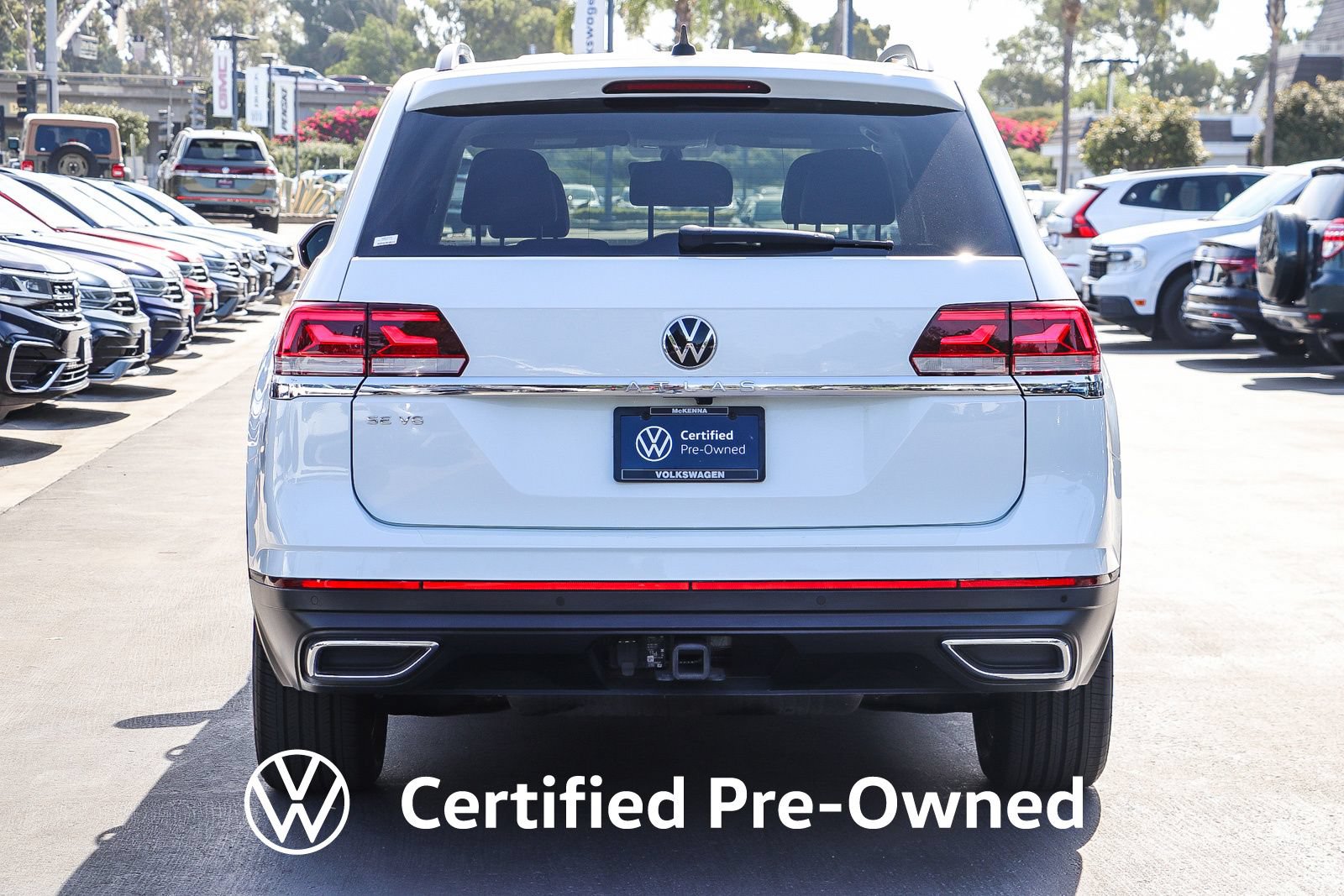 Certified 2023 Volkswagen Atlas SE w/ Black Wheel Package FWD image 8