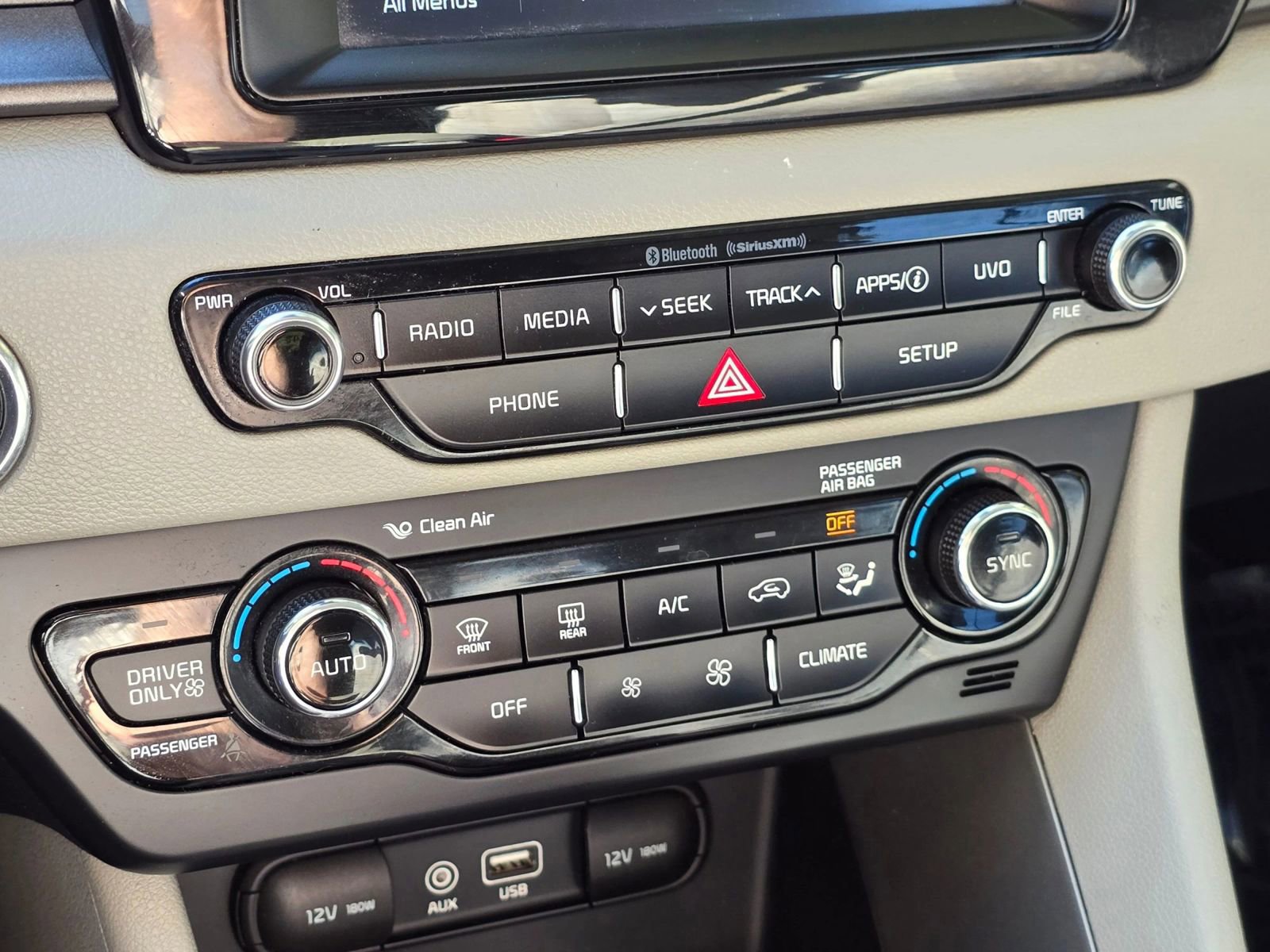 Used 2018 Kia Niro LX image 27