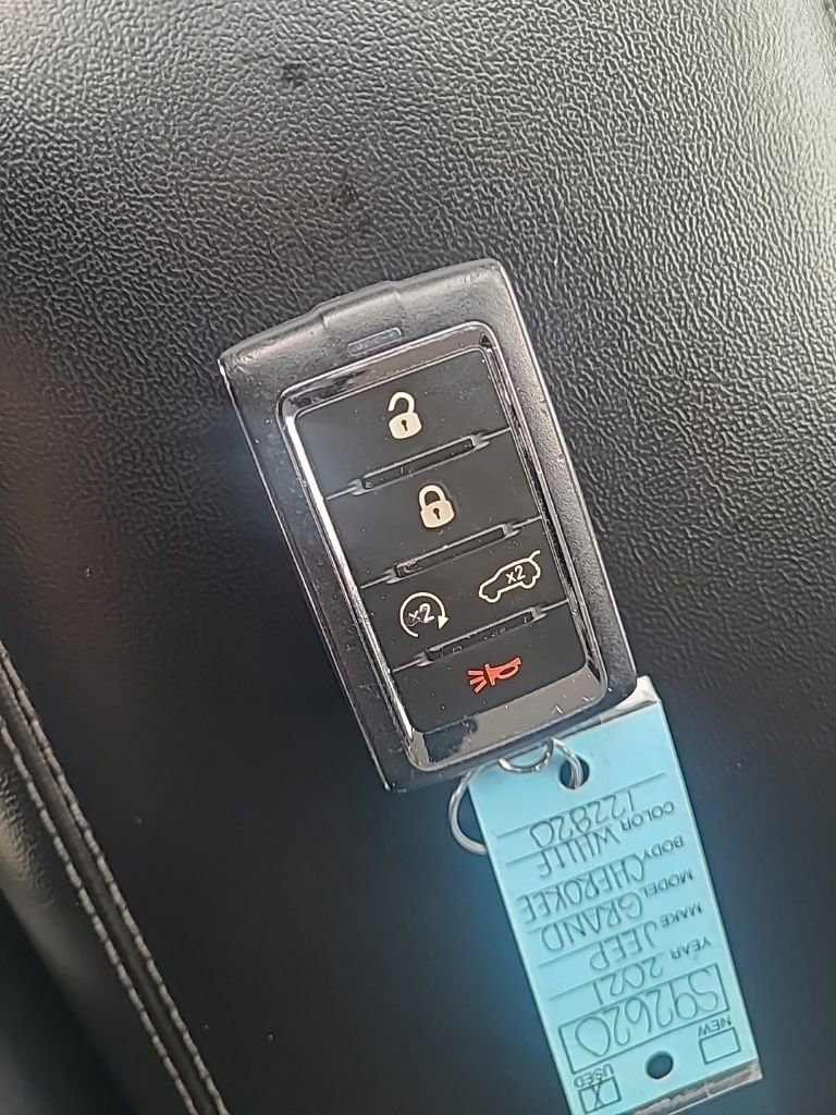 Used 2021 Jeep Grand Cherokee L Limited w/ Luxury Tech Group II image 27