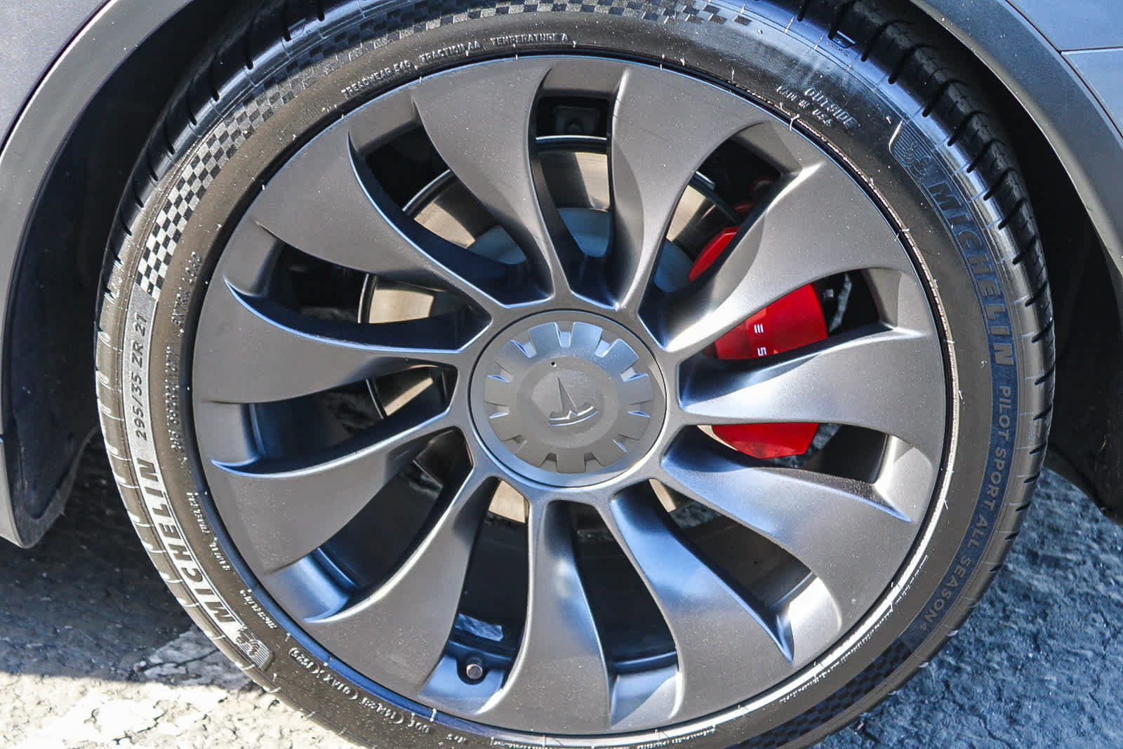 Used 2023 Tesla Model Y Performance image 10