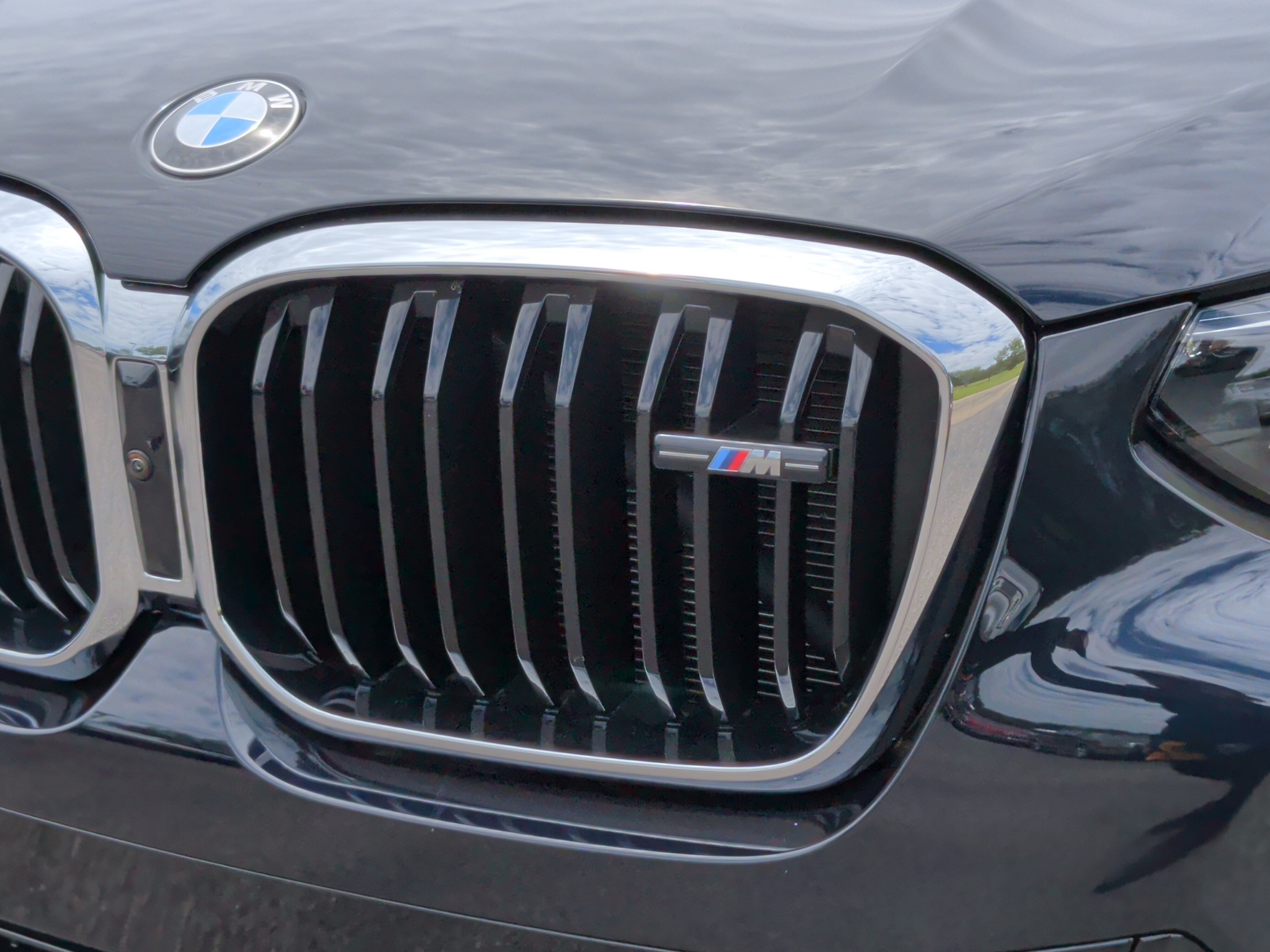 Certified 2025 BMW X4 M40i AWD/4WD image 13