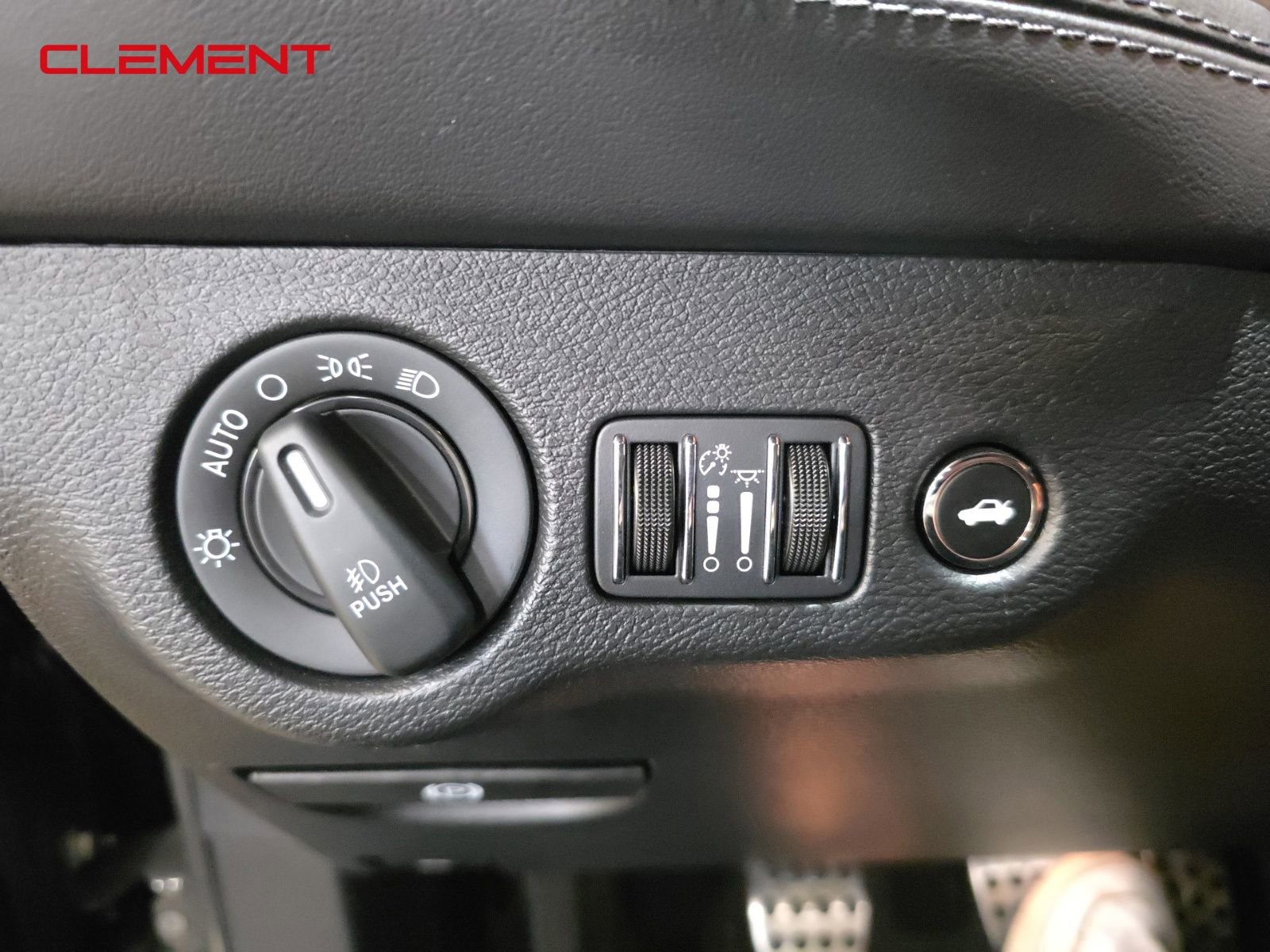 Used 2023 Dodge Challenger R/T w/ Plus Package image 11