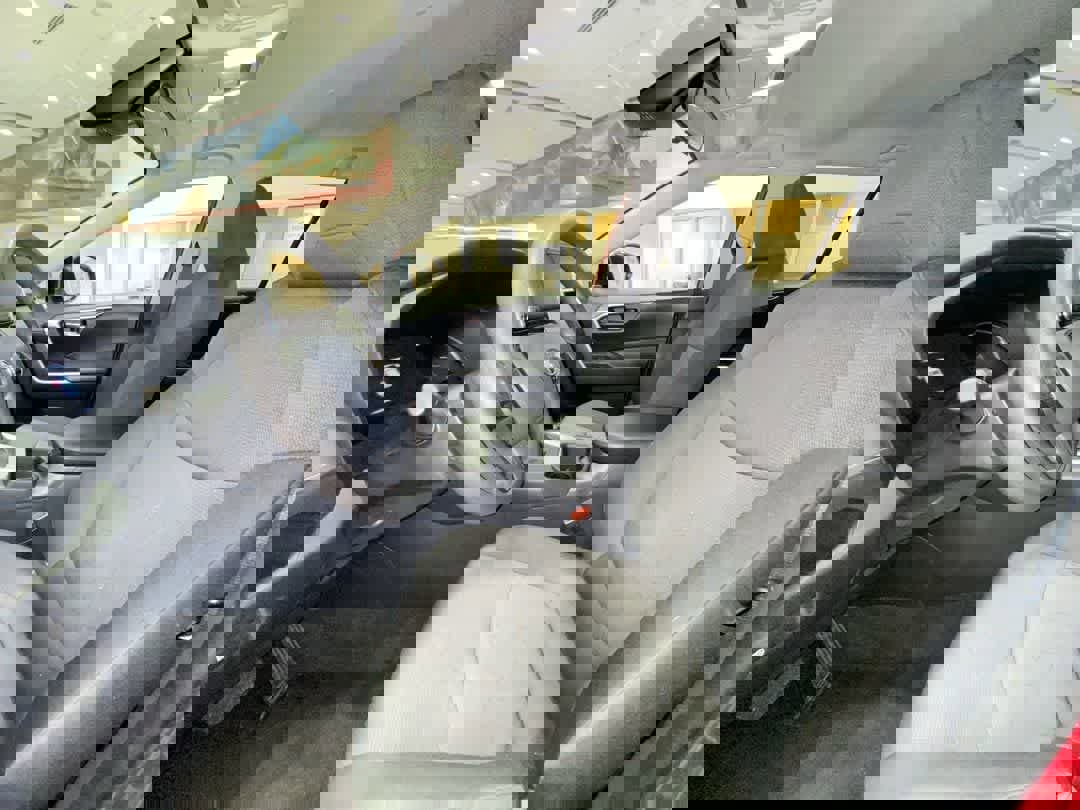 Used 2025 Toyota RAV4 XLE image 13