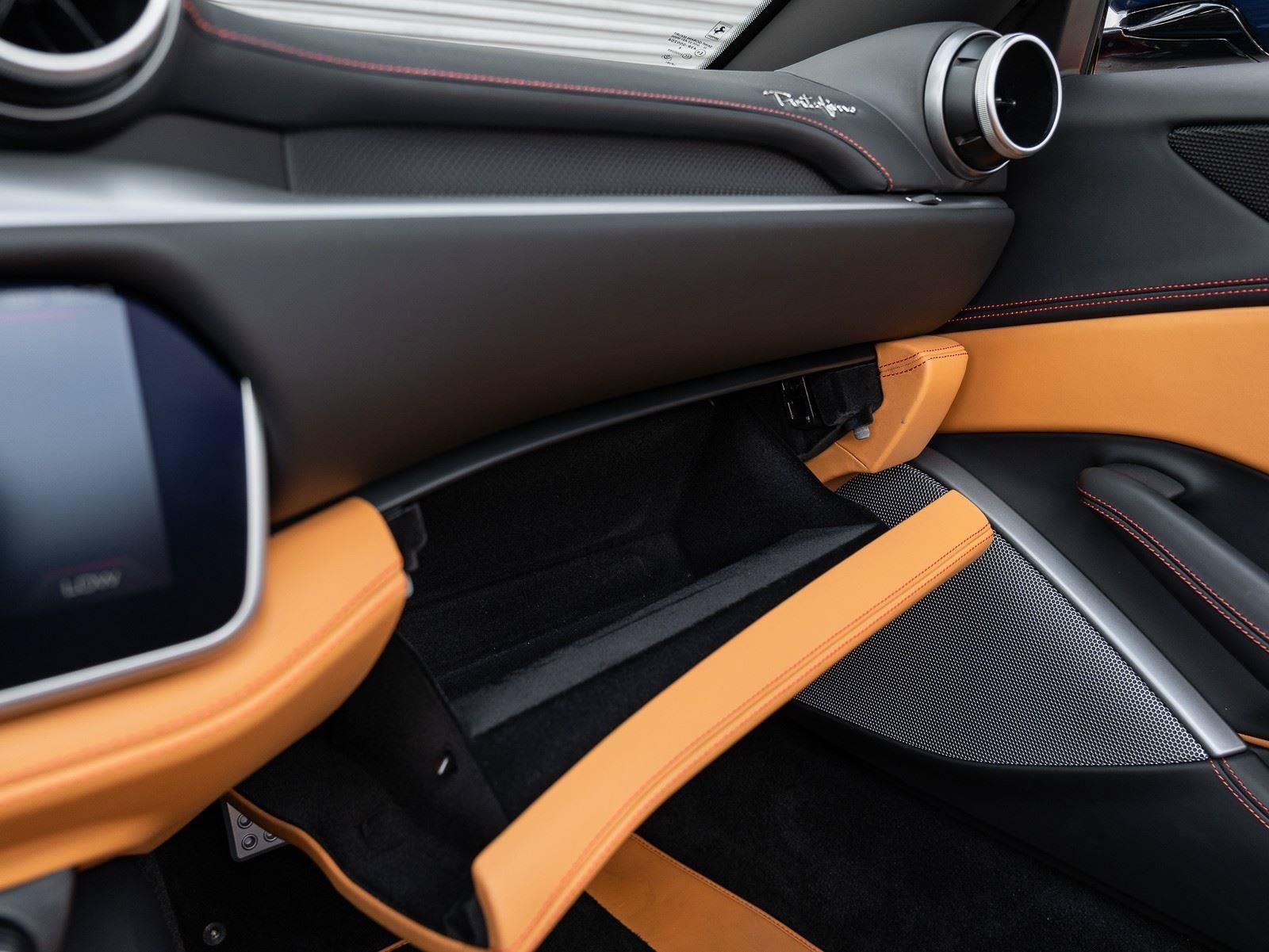 Used 2019 Ferrari Portofino RWD image 42
