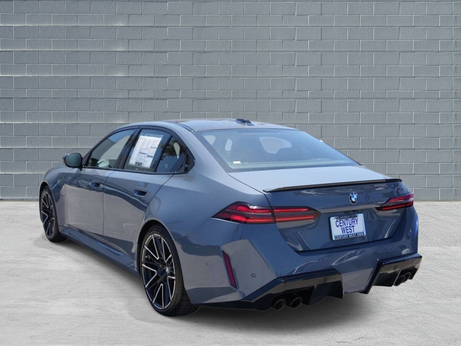 Used 2026 BMW M5 w/ Carbon Package AWD/4WD image 4