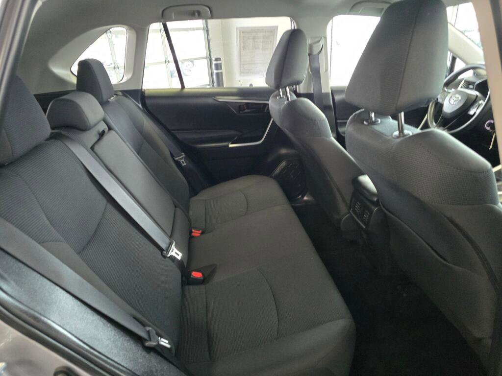 Used 2025 Toyota RAV4 LE image 39