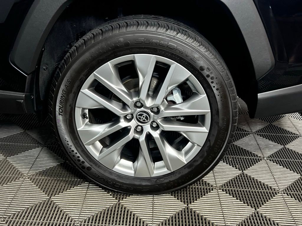 Used 2021 Toyota RAV4 Limited image 14
