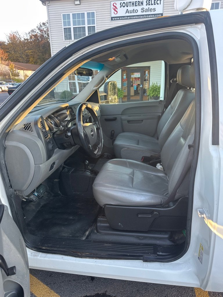 Used 2010 GMC Sierra 3500 W/T image 9