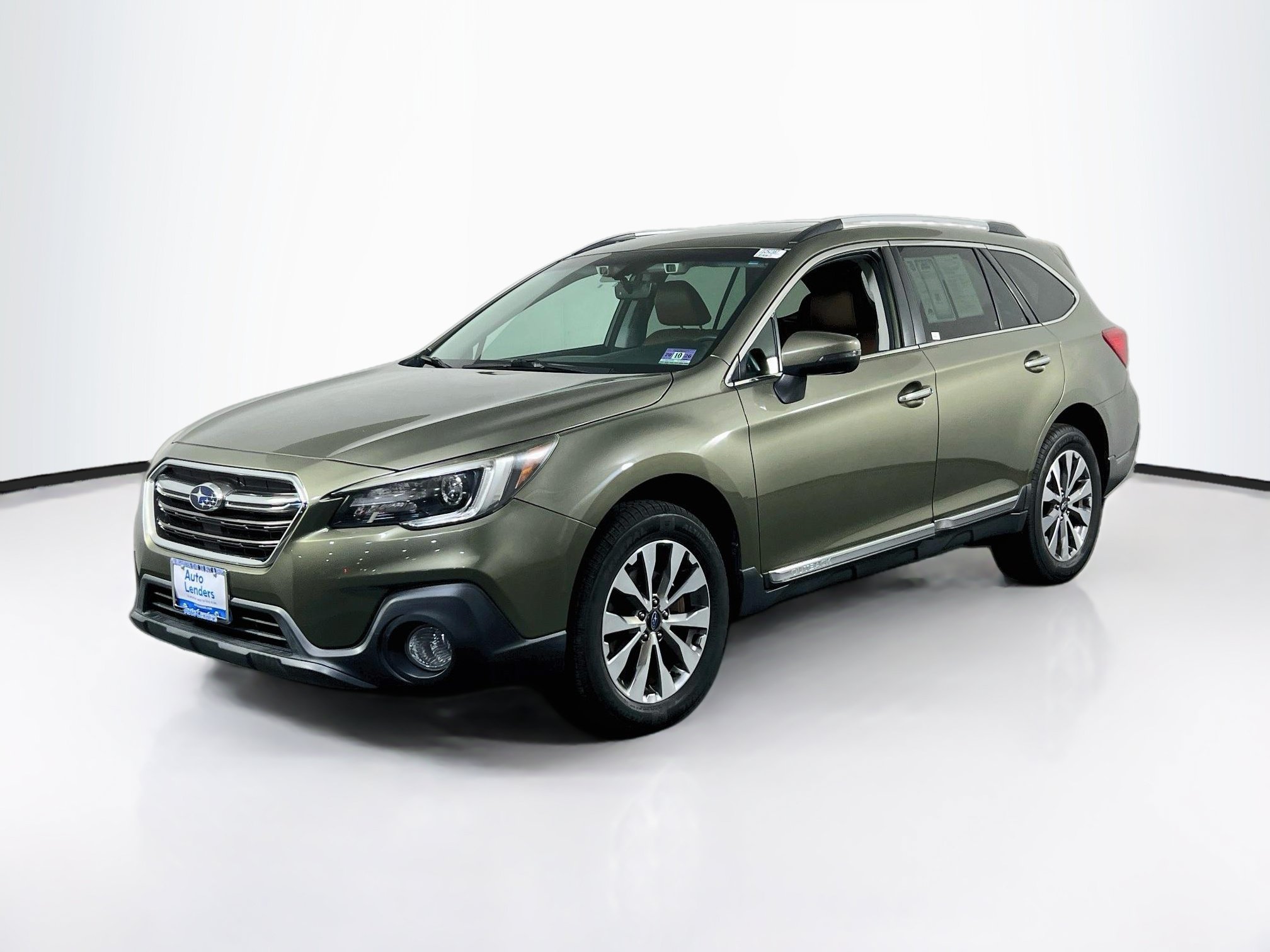 Used 2018 Subaru Outback 2.5i Touring AWD/4WD image 1