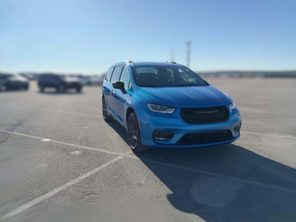 New 2026 Chrysler Pacifica Limited w/ S Appearance Package image 17