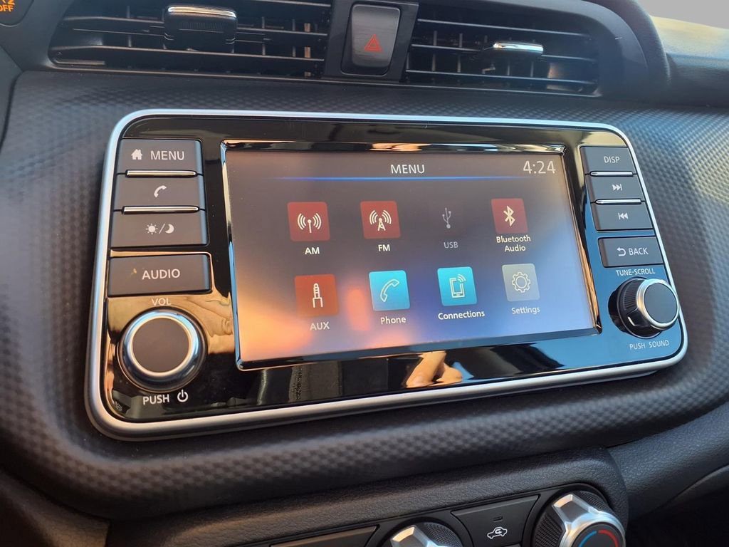 Certified 2025 Nissan Kicks Play S image 5