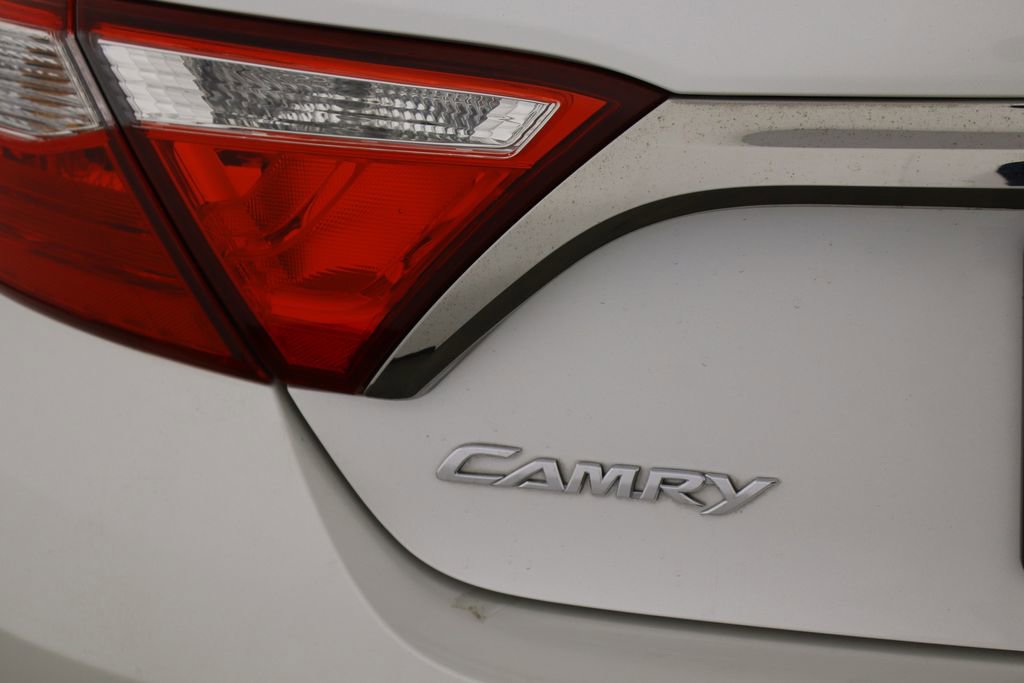 Used 2017 Toyota Camry XSE w/ Moonroof Package image 39