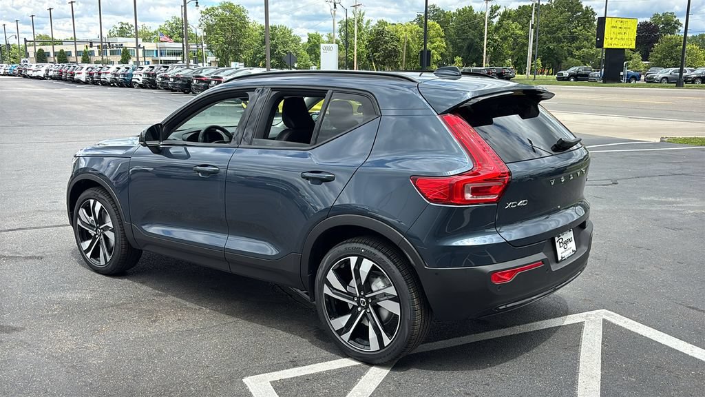 New 2026 Volvo XC40 B5 Plus w/ Protection Package Premier AWD/4WD image 4