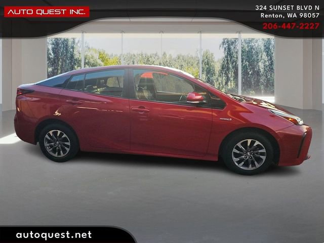 Used 2019 Toyota Prius XLE w/ Advanced Technology Package image 4