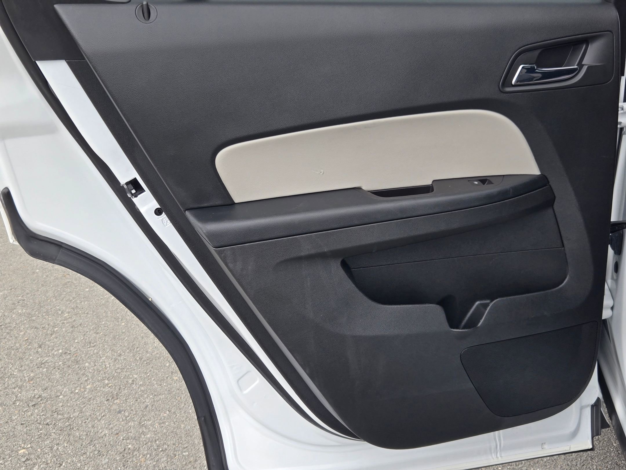 Used 2017 Chevrolet Equinox LS image 33