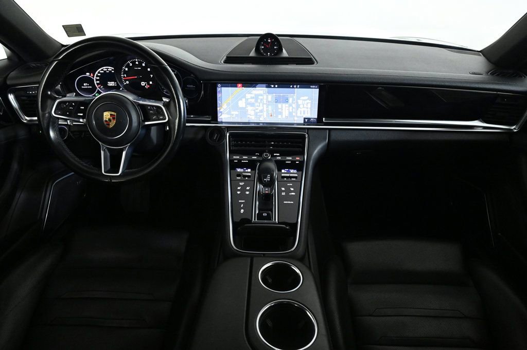 Certified 2020 Porsche Panamera image 11