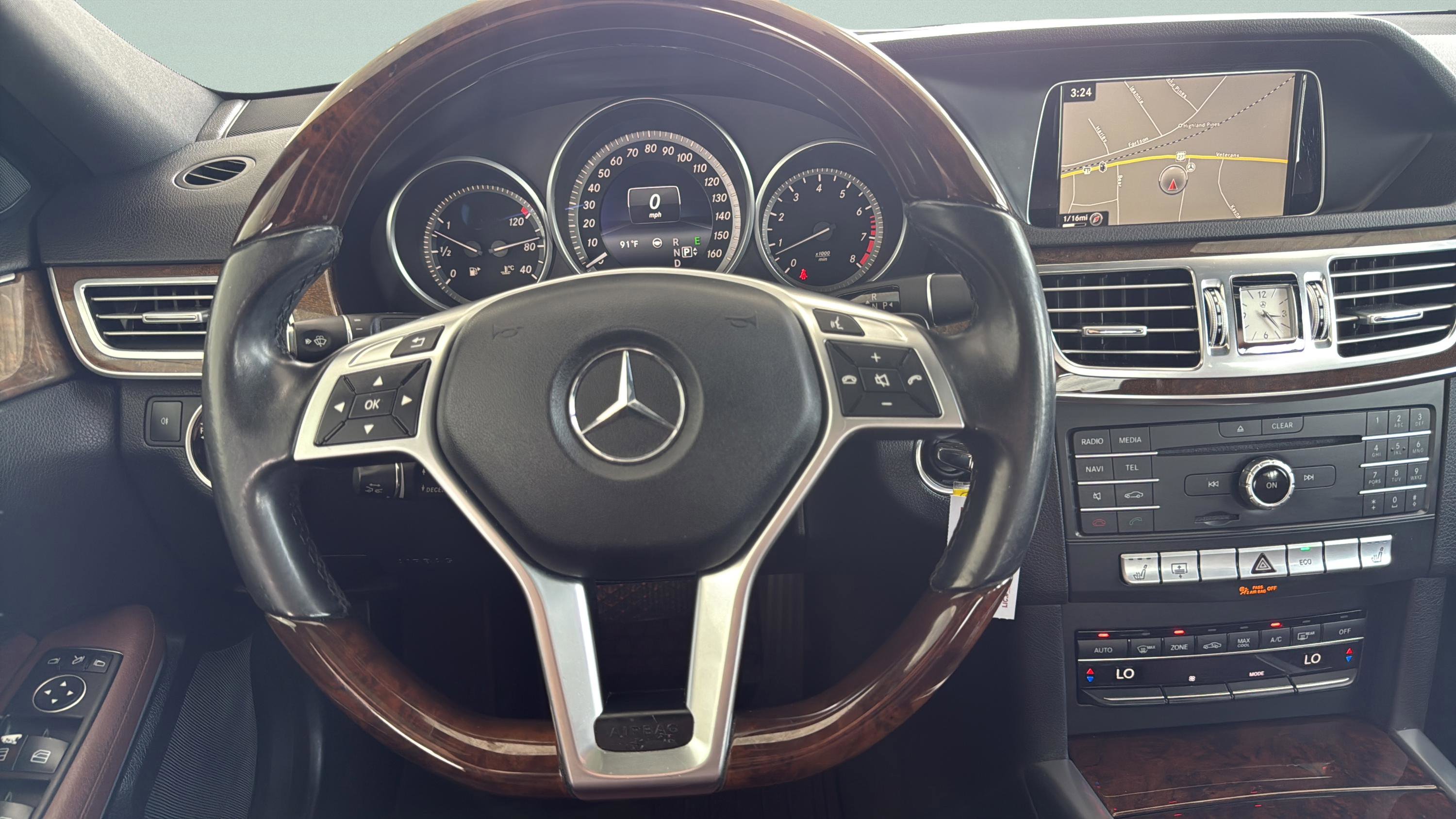 Used 2016 Mercedes-Benz E 350 Sedan image 34