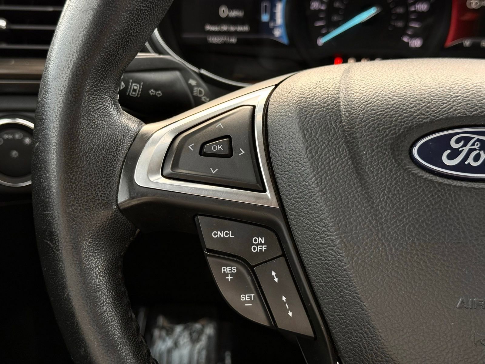 Used 2018 Ford Fusion SE w/ Equipment Group 602A FWD image 27