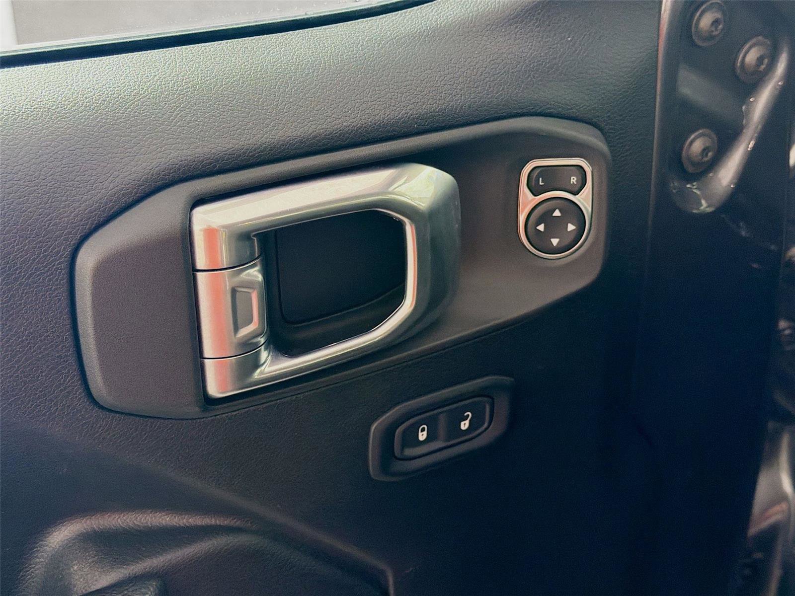 Used 2022 Jeep Gladiator Sport image 18