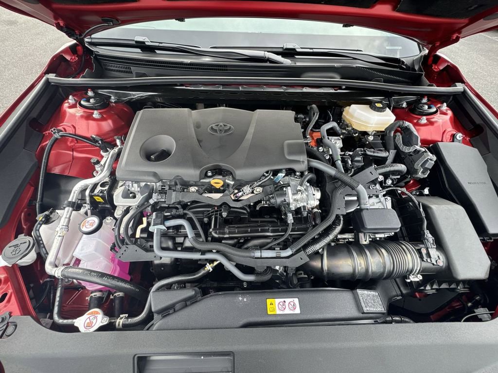 New 2026 Toyota Camry Hybrid FWD image 32
