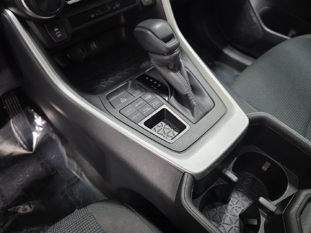 Used 2023 Toyota RAV4 LE AWD/4WD image 22