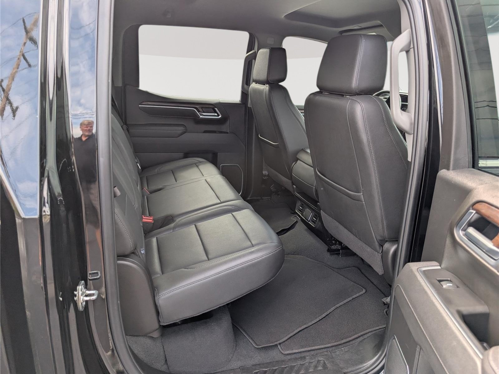 Used 2025 GMC Sierra 1500 SLT AWD/4WD image 11