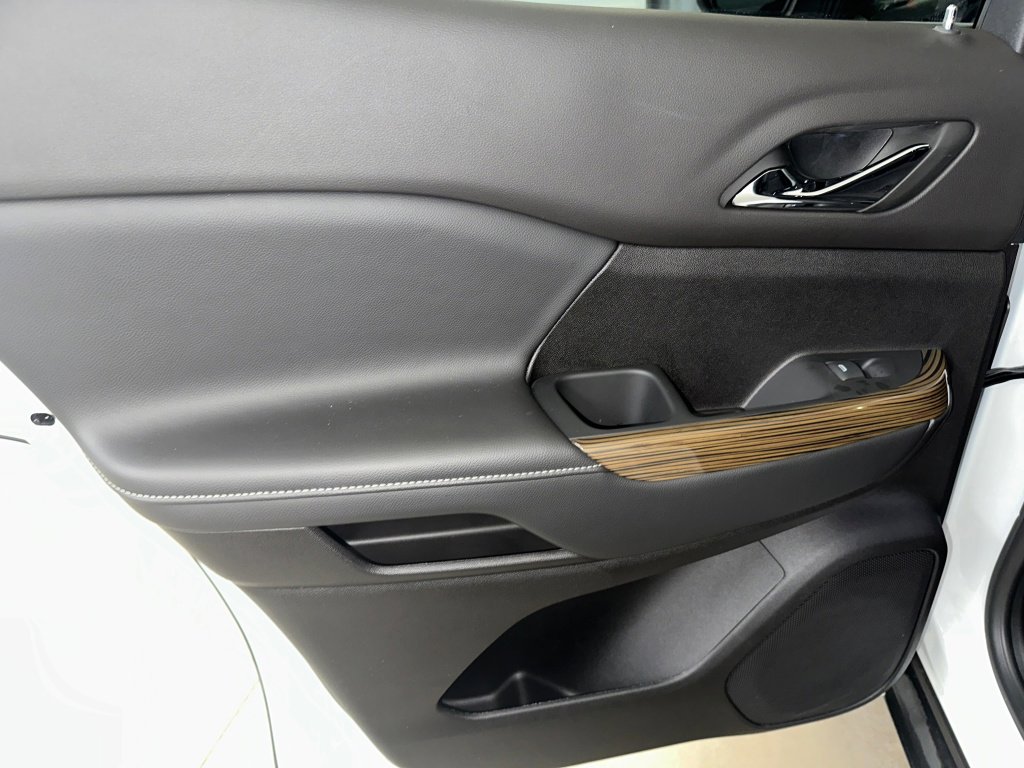 Certified 2023 GMC Acadia SLE w/ Driver Convenience Package image 17