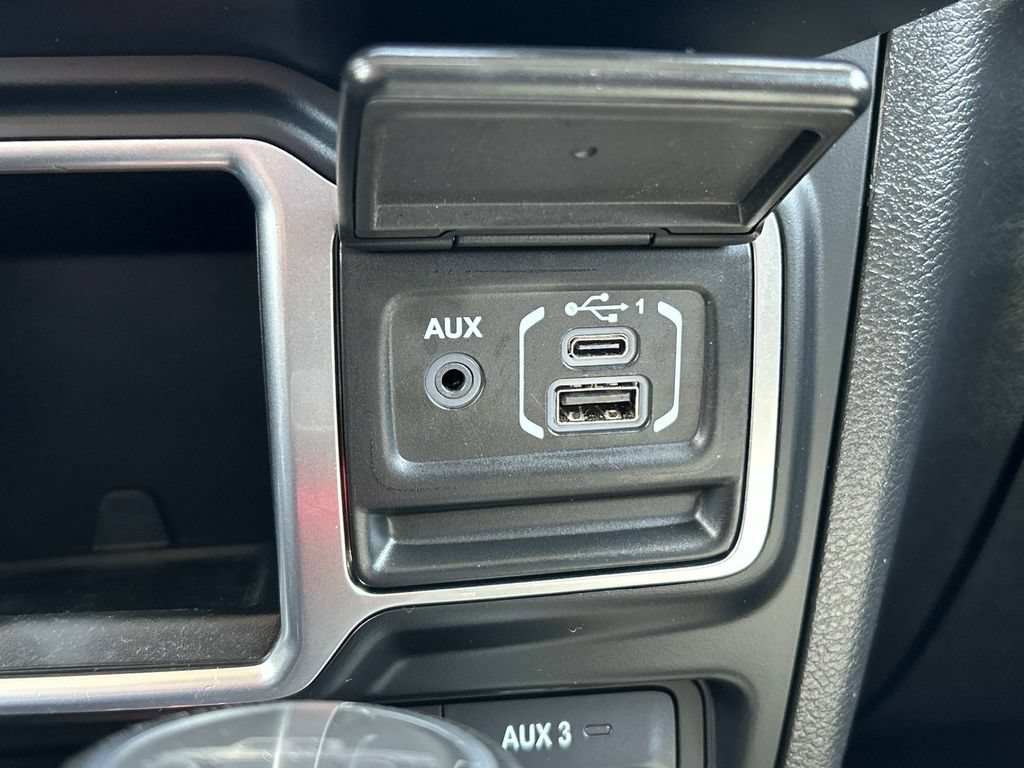 Used 2021 Jeep Gladiator Sport AWD/4WD image 24