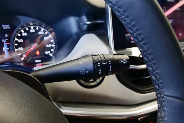 Used 2024 Jeep Compass Limited image 25