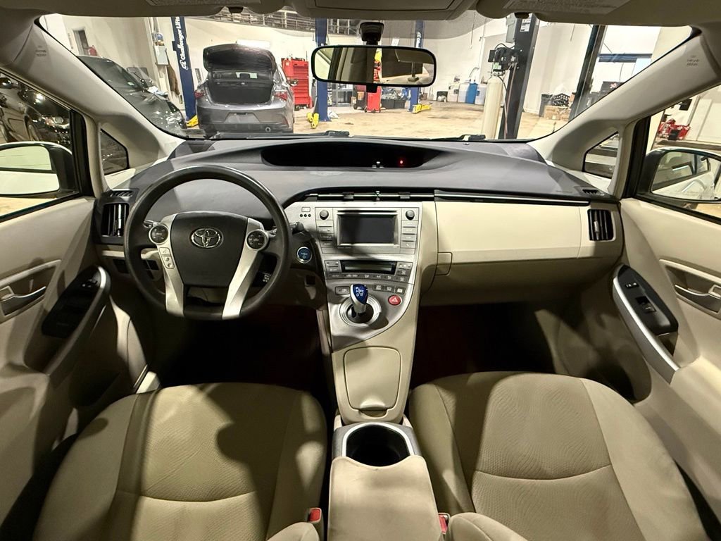 Used 2014 Toyota Prius Three image 16