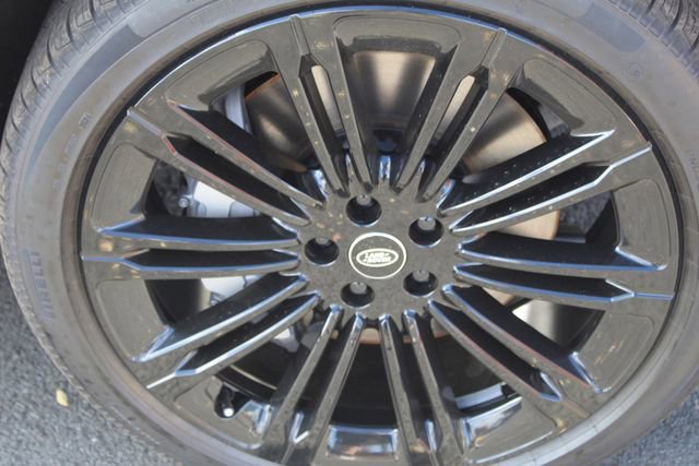Used 2025 Land Rover Range Rover SE image 8