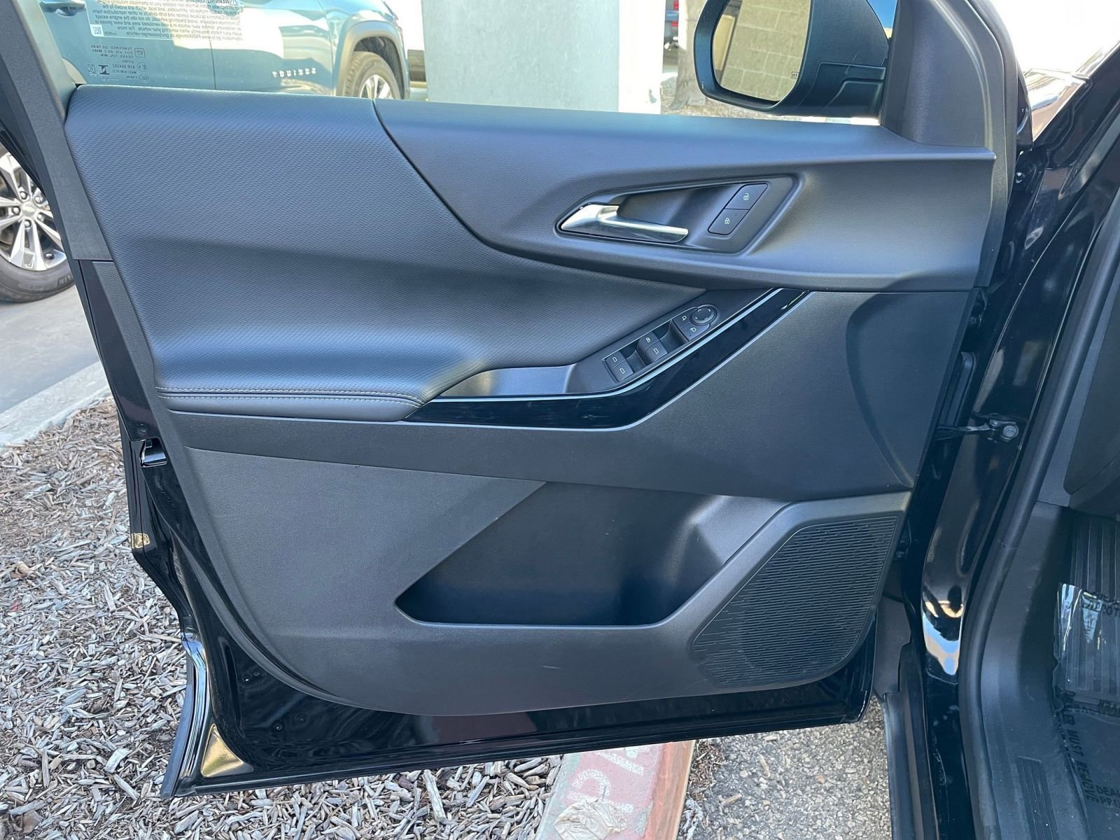 Used 2025 Chevrolet Equinox LT image 20