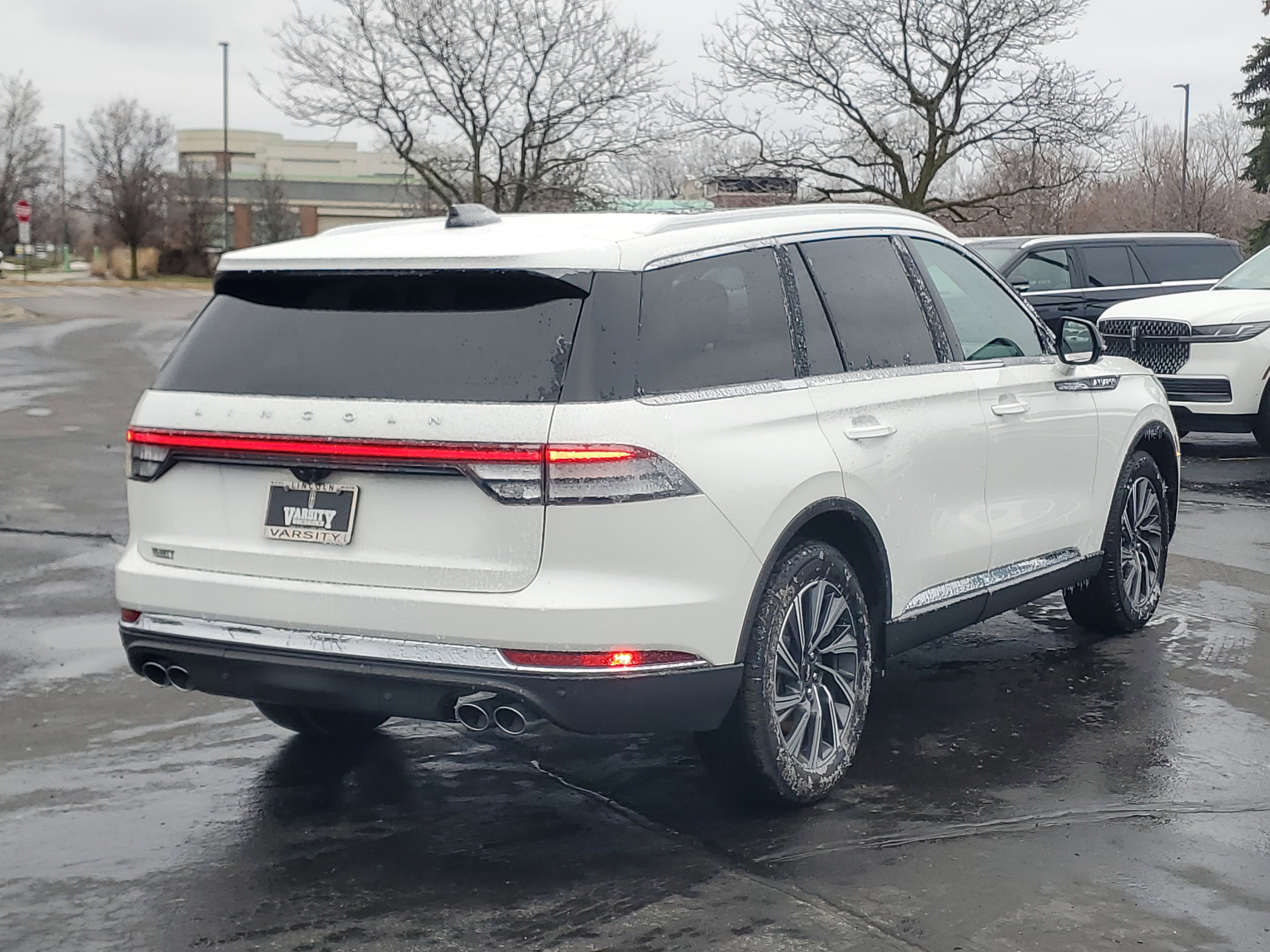 New 2025 Lincoln Aviator AWD w/ Equipment Group 101A image 4